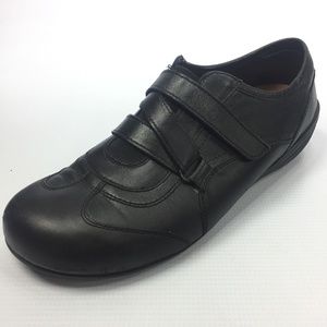 FOOTPRINTS by Birkenstock Black Leather Oxfords 10